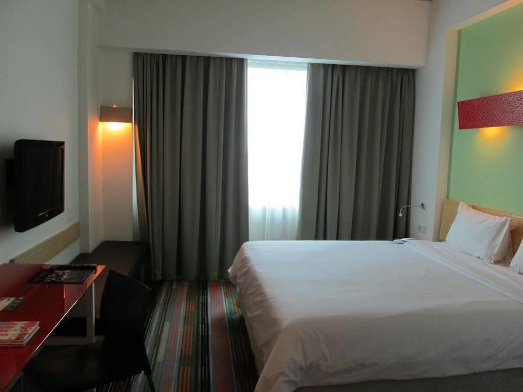 Harris & Convention Festival Citylink 4* Bandung